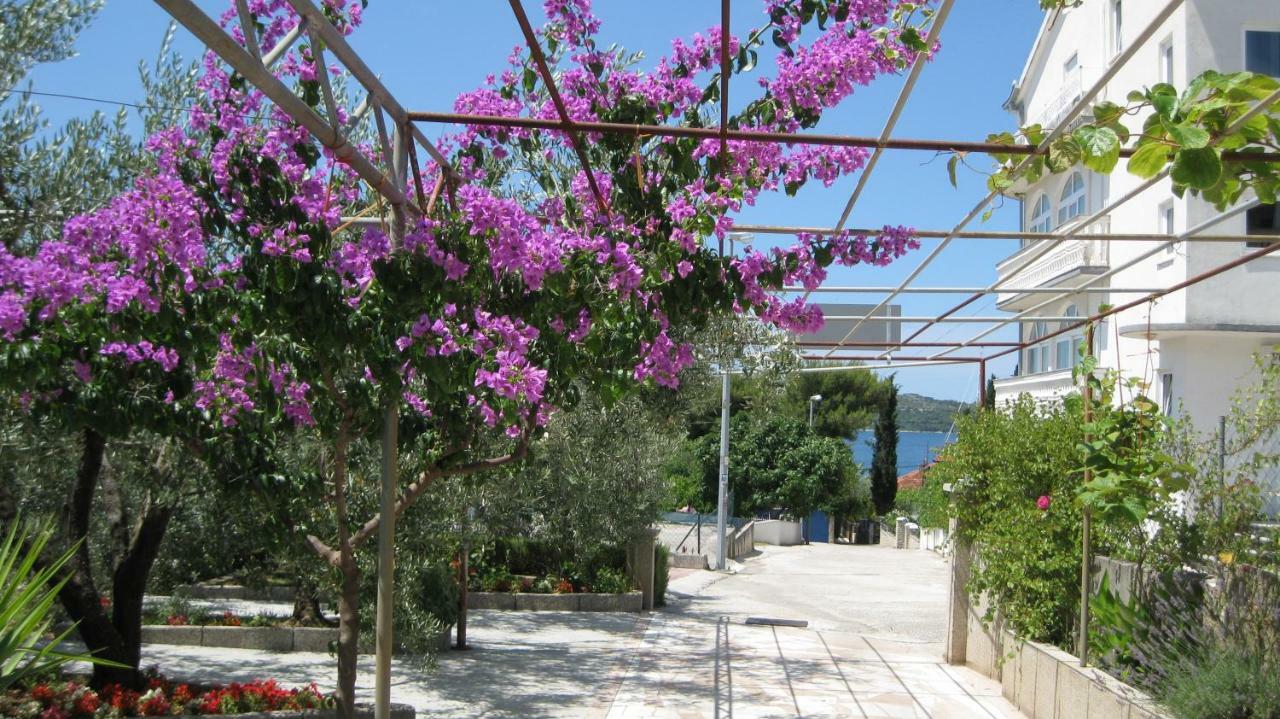 Apartments Maslina Trogir Exterior photo